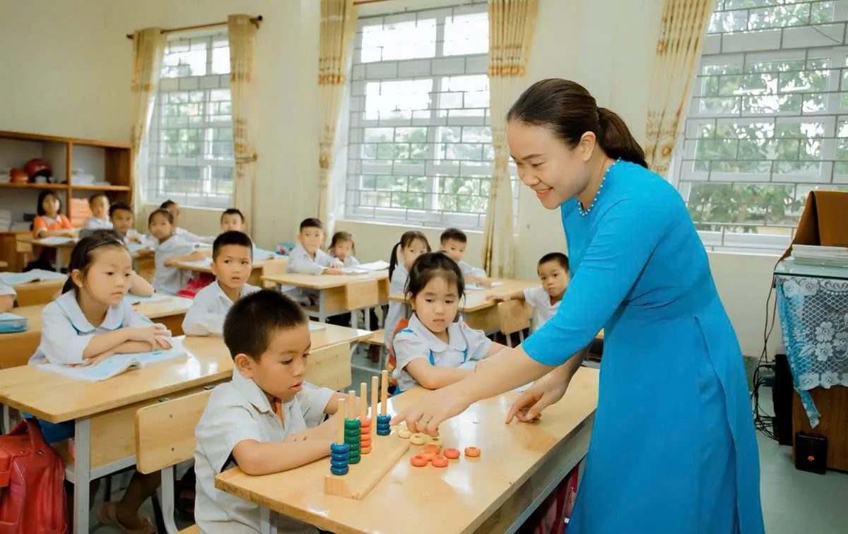 chuong trinh ngoai khoa và ki nang phat trien trong moi truong hoc cap 1